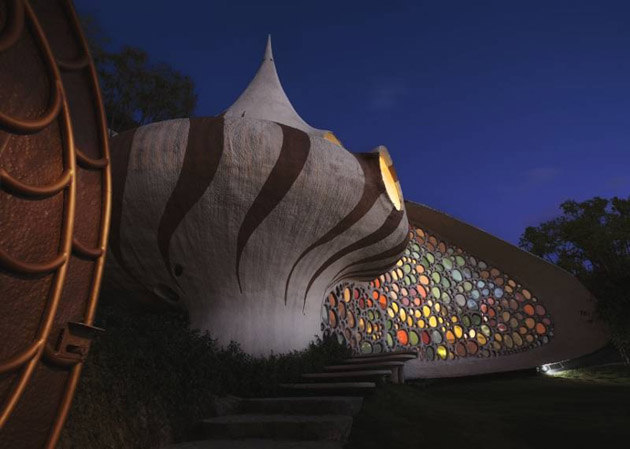 Nautilus shell house, wonderful project by Arquitectura Orgánica