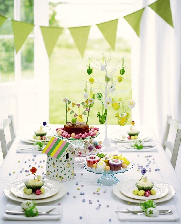 28 Easy DIY Tablescapes for Easter | diy 2 decorations  | product design editor easter decorations 