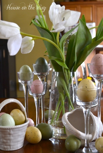 28 Easy DIY Tablescapes for Easter | product design decorations  | product design editor easter decorations 