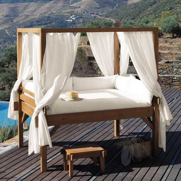 Romantic Outdoor Canopy Beds - ArchitectureArtDesigns.