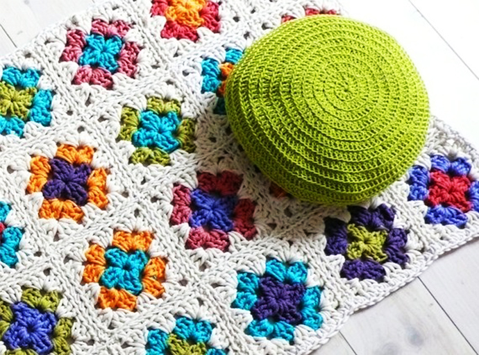 The Crochet Rug Makes Your Room Full of Happiness