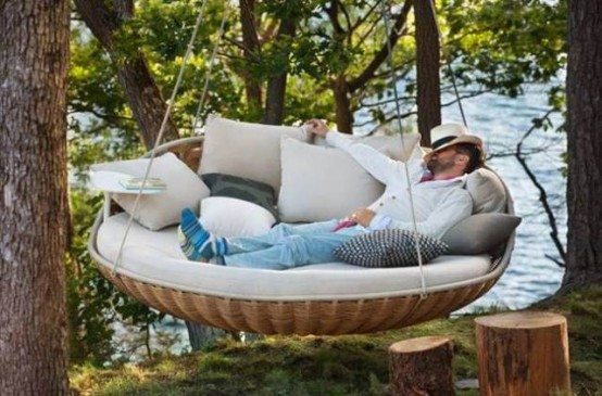 16 Extremely Comfy Hanging Loungers For Full Relaxation
