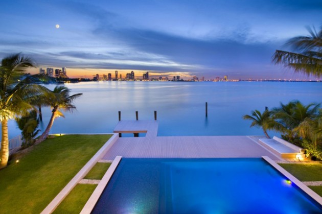 Miami Beach Residence by Luis Bosch