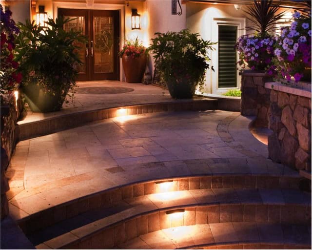 27 Attractive Outdoor Steps Lighting Designs