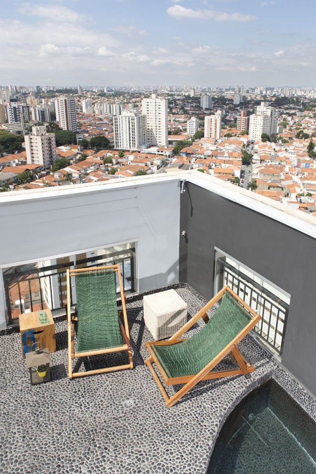 Modern Triplex in Sao Paolo by Guto Requena