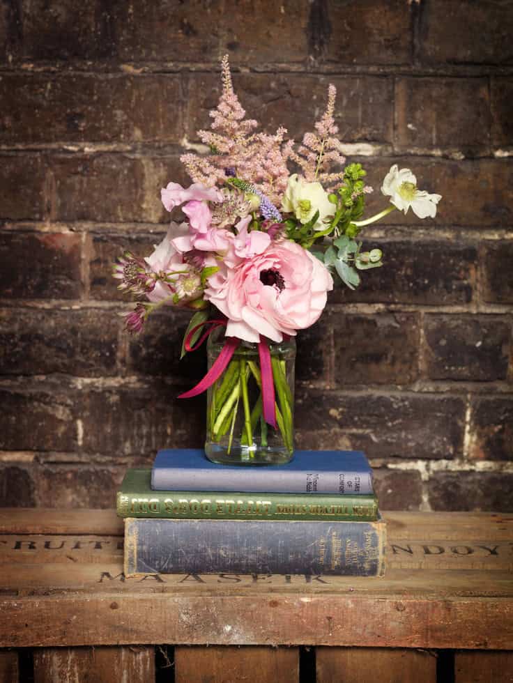 30 Vintage Flower Arrangements You Must Do This Spring