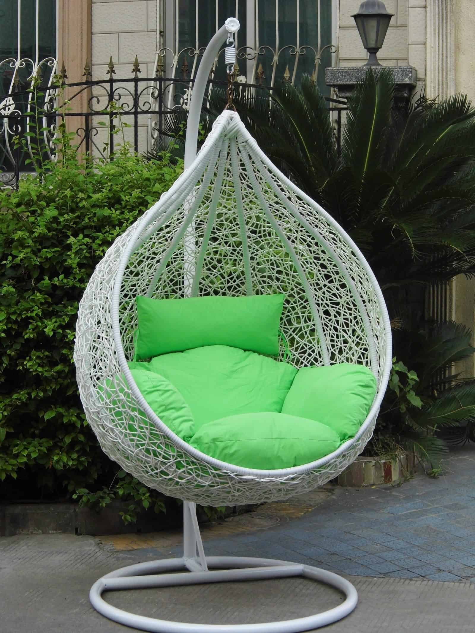 19 Gorgeous Hanging Chair Designs For Extra Pleasure In The Garden