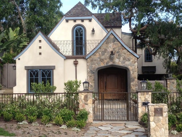 16 Unusually Cool Eclectic Home Exterior Designs You’ll Be Interested