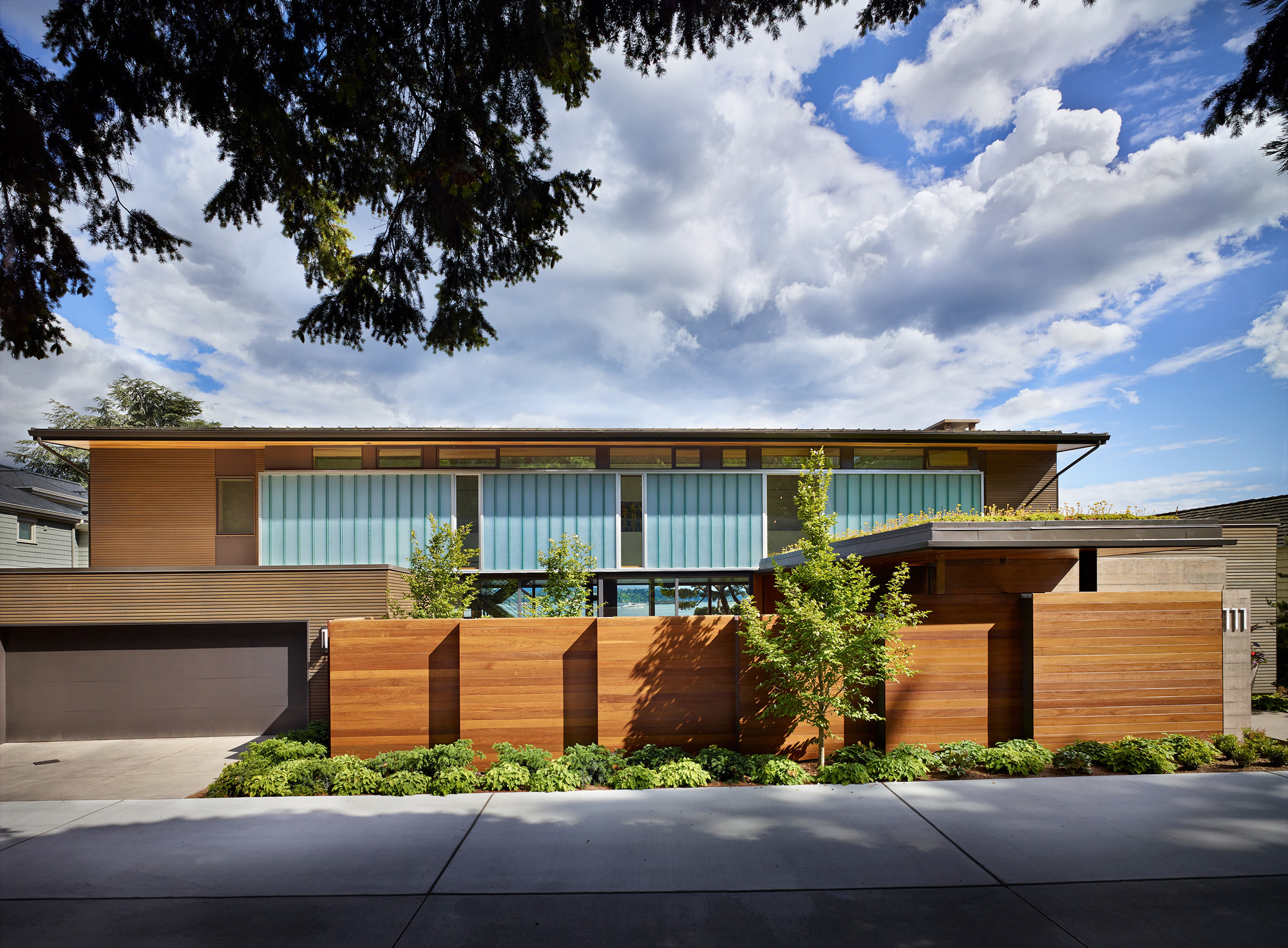 The Courtyard House Is A Contemporary Residence In Seattle 