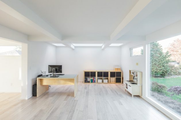 18 Minimalist Home Office Designs That Abound With Simplicity & Elegance