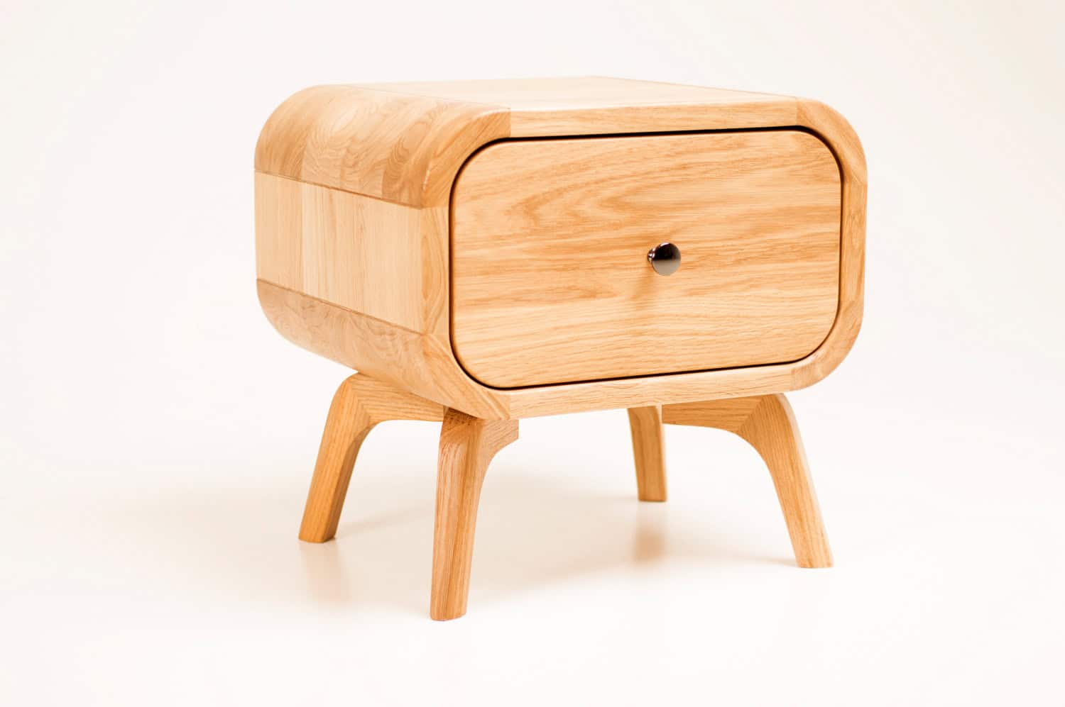 16 Convenient Handmade Bedside Table Designs You'll Find A Use For