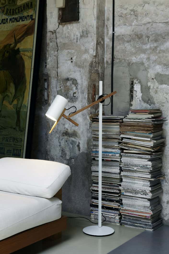 19 Magnificent Floor Lamp Designs To Light Up Your Bedroom Properly