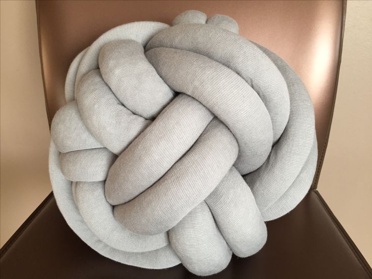 Extraordinary DIY Knot Pillows To Give New Appearance To Your Home