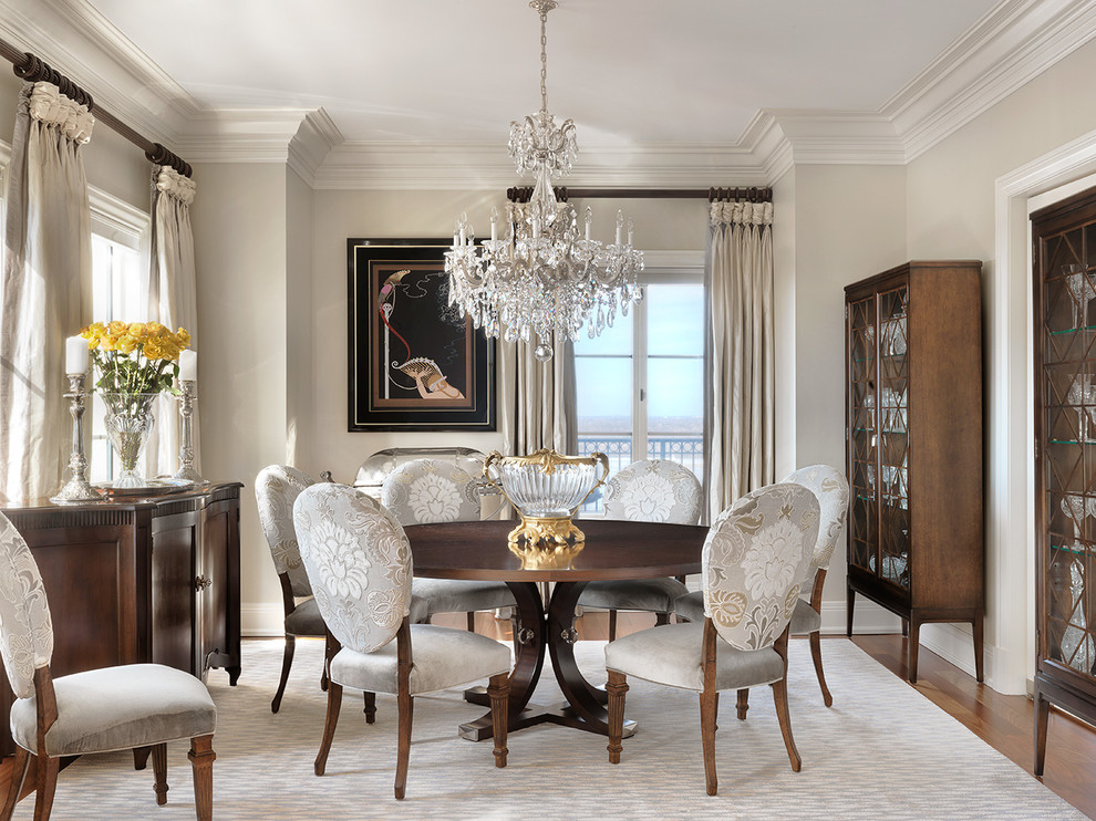 Elegant Traditional Dining Room With Crystal Chandlier