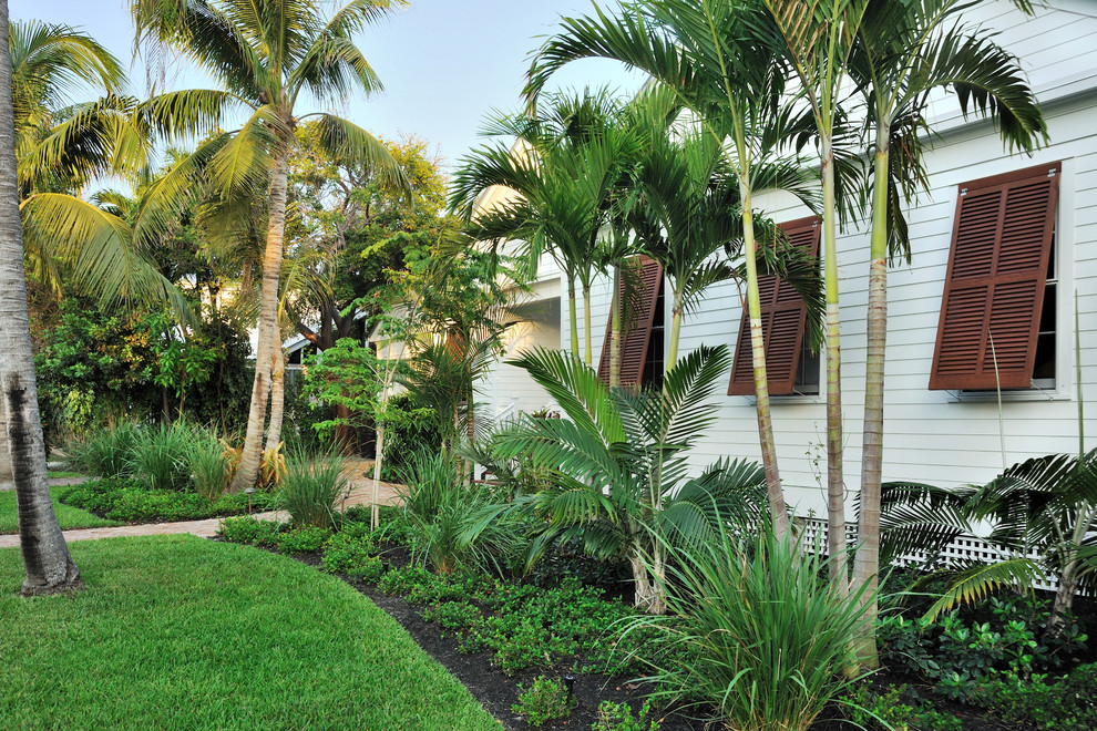 15 Stunning Tropical Landscape Designs That Know How To ...