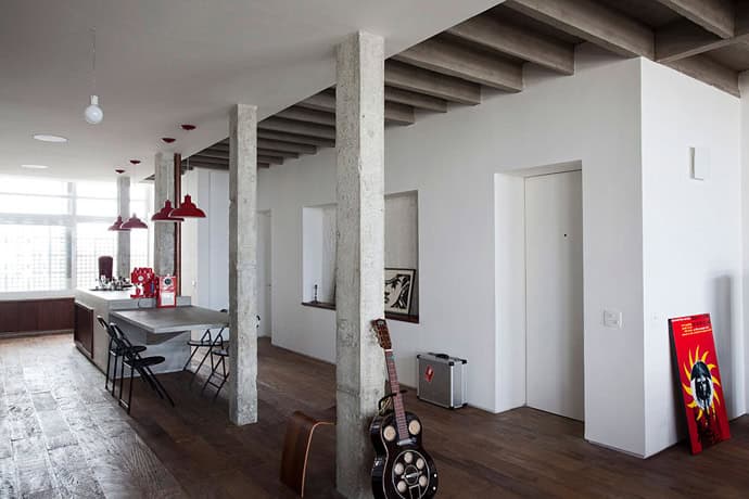 Oscar Niemeyer’s Copan Apartment Redesigned by Felipe Hess & Renata Pedrosa
