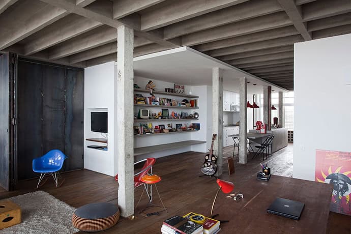 Oscar Niemeyer’s Copan Apartment Redesigned by Felipe Hess & Renata Pedrosa