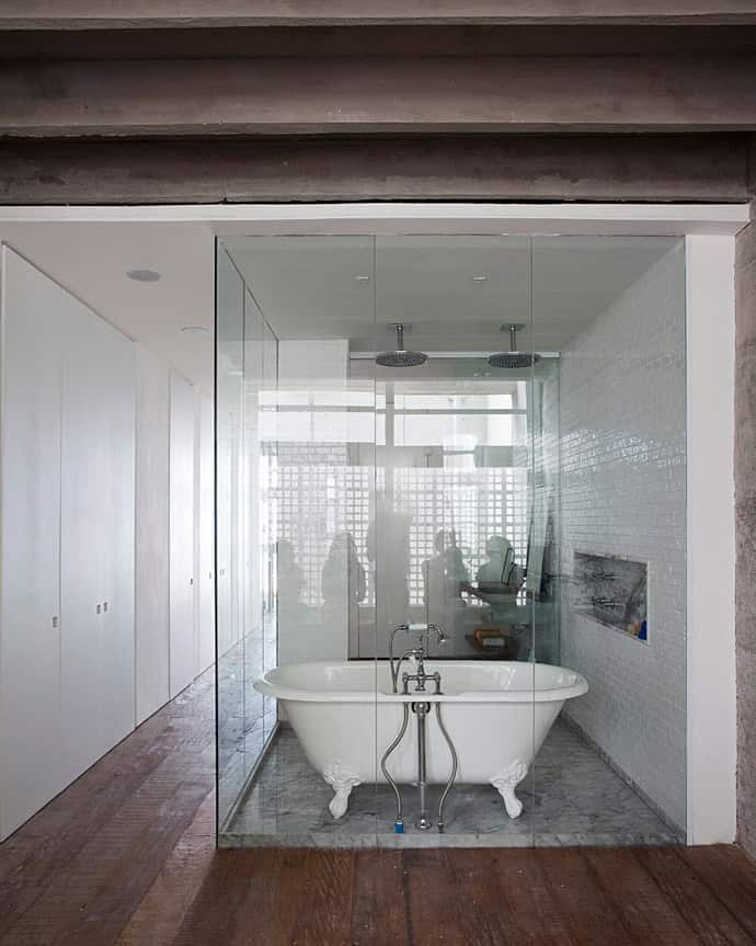 Oscar Niemeyer’s Copan Apartment Redesigned by Felipe Hess & Renata Pedrosa