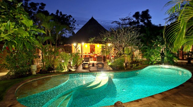 Discover the Art of Tropical Living at Paya-Paya Villa, Bali