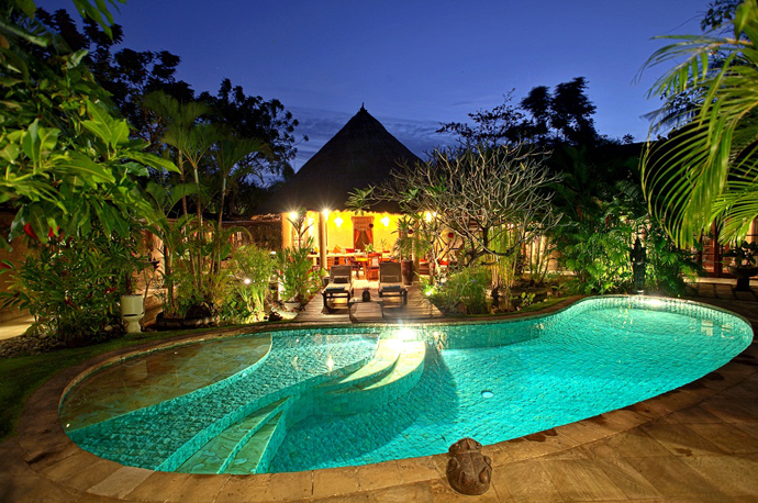 Discover the Art of Tropical Living at Paya-Paya Villa, Bali