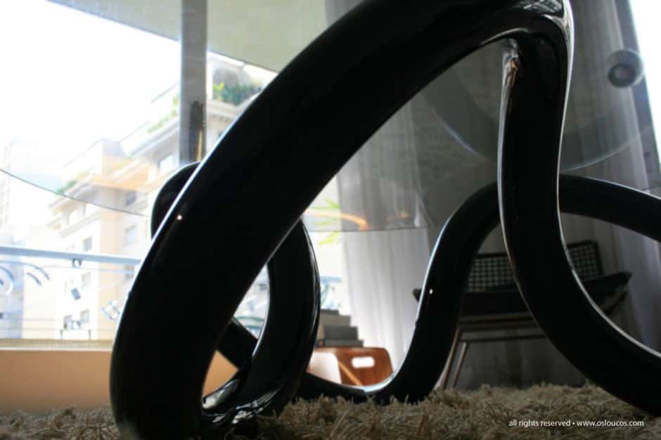 Toroid Table by OL! Os Loucos