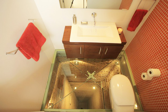 20 Transparent Bathrooms That Cure Your Shyness