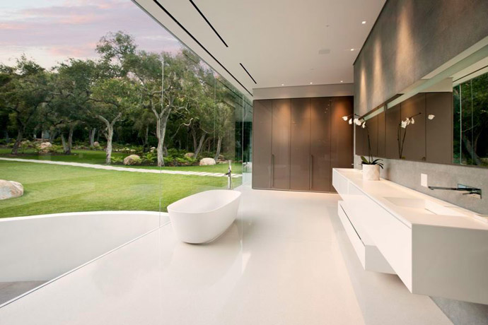 20 Transparent Bathrooms That Cure Your Shyness