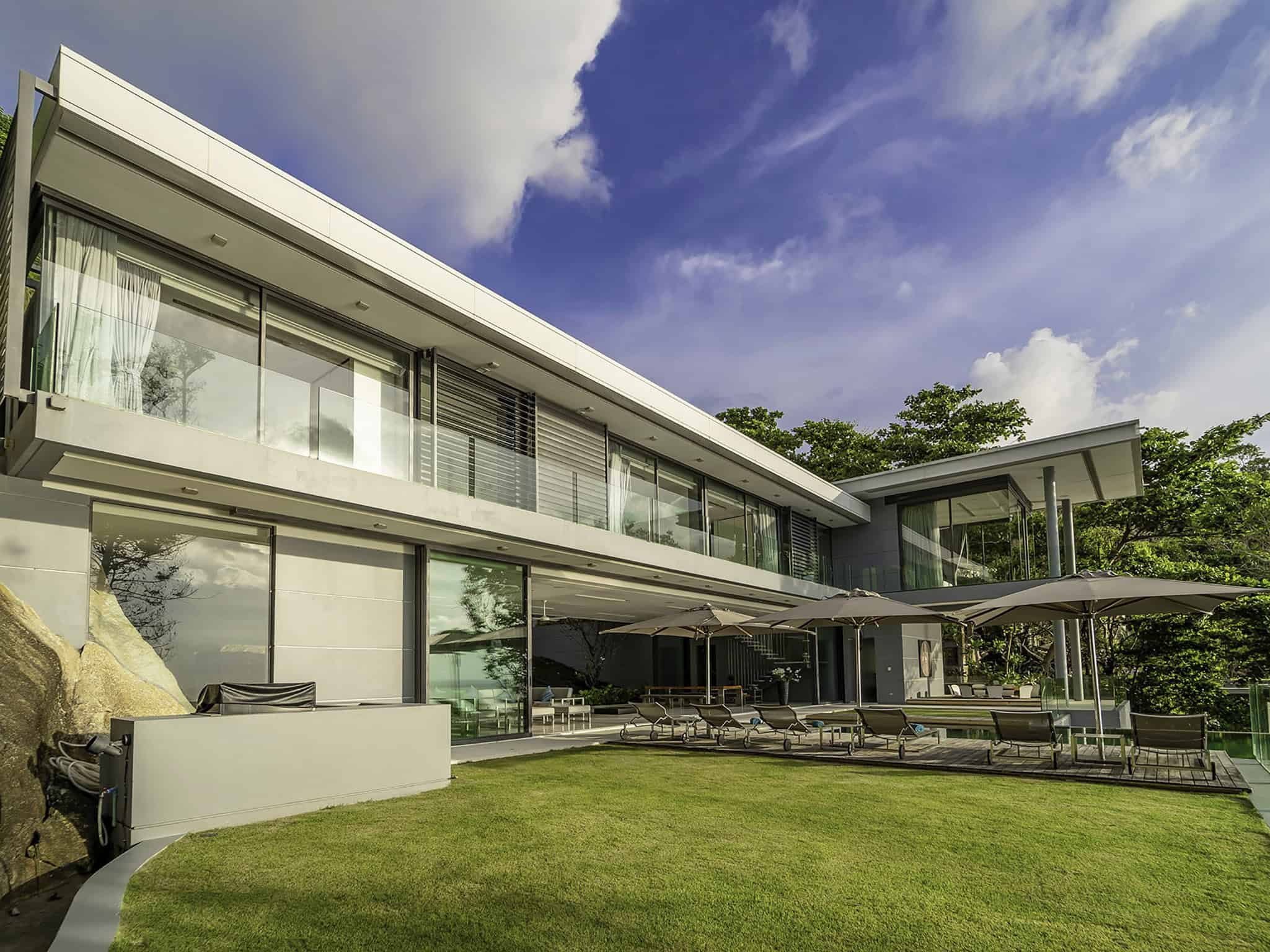 Villa Amanzi by Original Vision Studio: A Modern Luxury Villa in Phuket