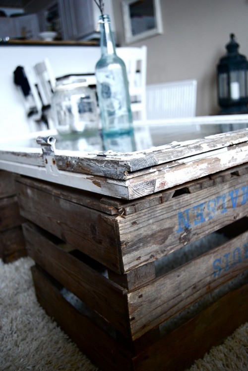 Reuse Two Old Crates and Window to create a perfect coffe table