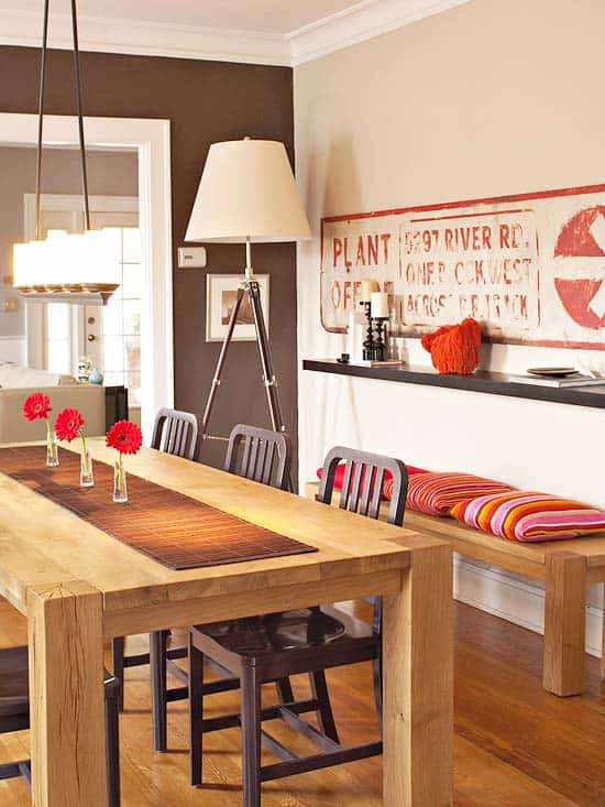Examples of dining rooms in small-spaces