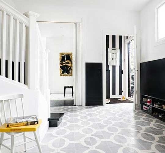 10 ideas of black and white hallways and entries as a good examples of traditionality