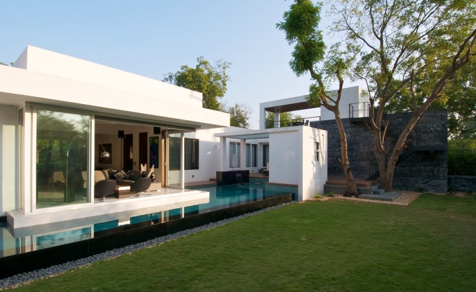 Dinesh Mill Bungalow by Atelier dnD