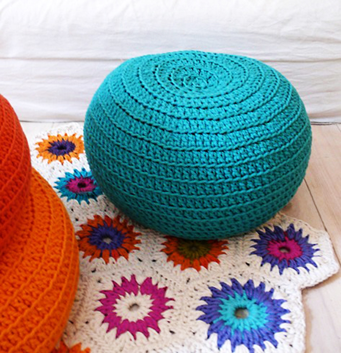 The Crochet Rug Makes Your Room Full of Happiness