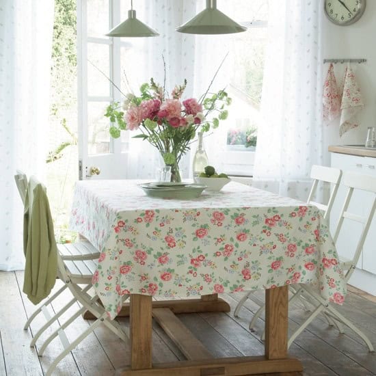 Wonderful Dining Room Decorations Inspired By Colors Of Spring
