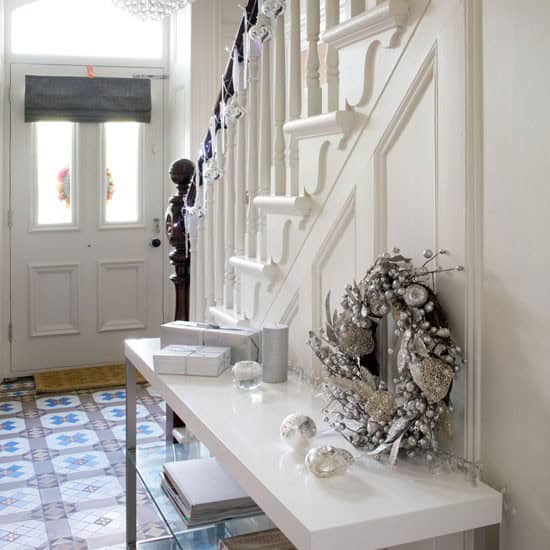 10 Amazing Ideas For Decoration Of Small Hallways