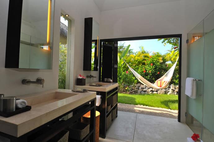 37 Amazing Bathroom Designs That Fused with Nature