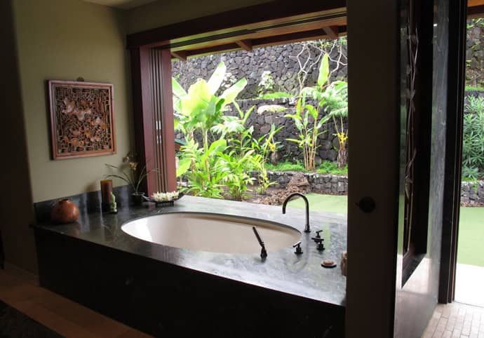 37 Amazing Bathroom Designs That Fused with Nature