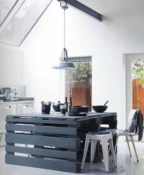 20 Inventive Ways to Upcycle Shipping Pallets
