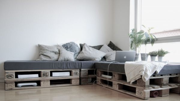 20 Inventive Ways to Upcycle Shipping Pallets