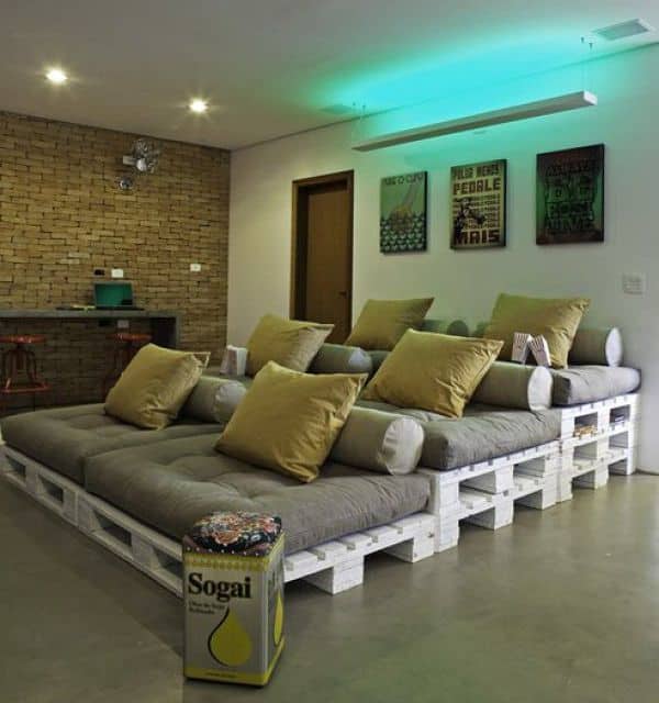 20 Inventive Ways to Upcycle Shipping Pallets
