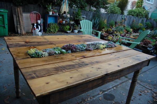 20 Inventive Ways to Upcycle Shipping Pallets