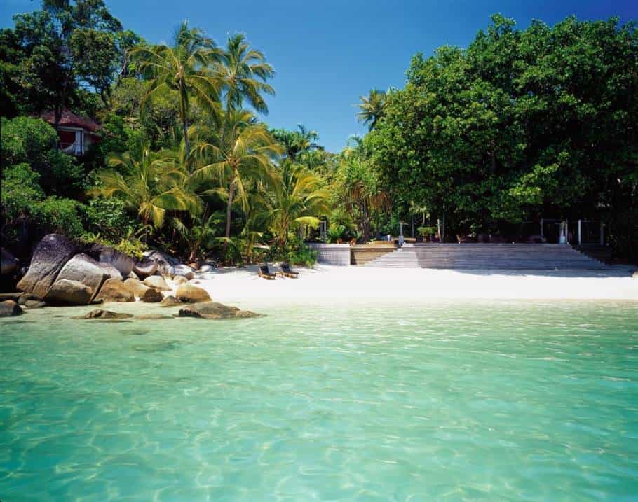 Top-10-Most-Tropical-Beach-Resorts