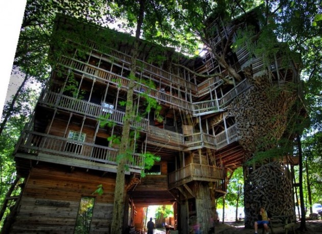 15 Unique And Extraordinary Treehouses For Adults