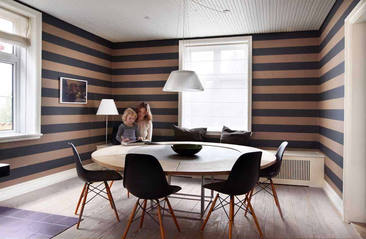 20 Elegant and Classy Striped Walls 1