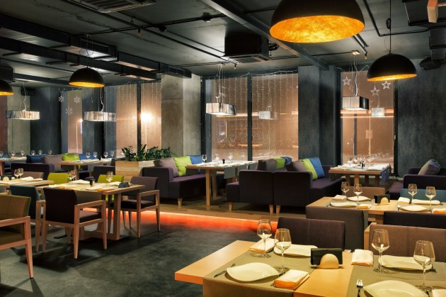 Modern Concrete Restaurant - Yunakov Architects
