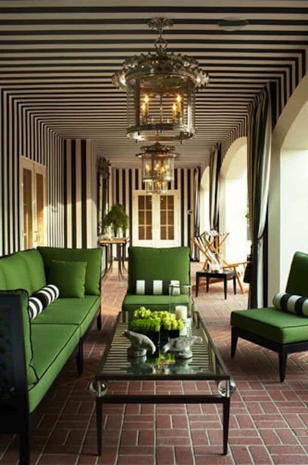 20 Elegant and Classy Striped Walls