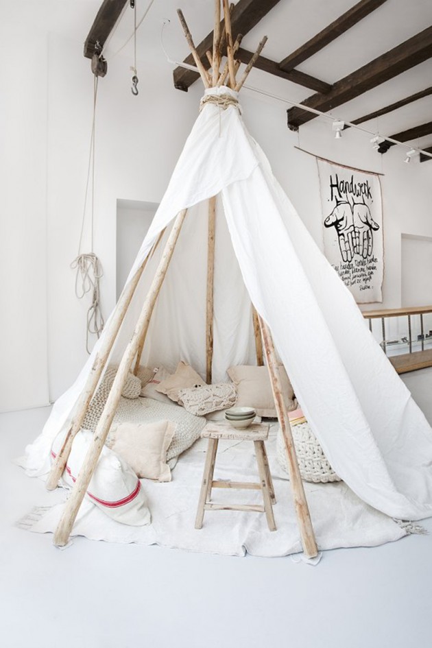 9indoor tee pee with pillows
