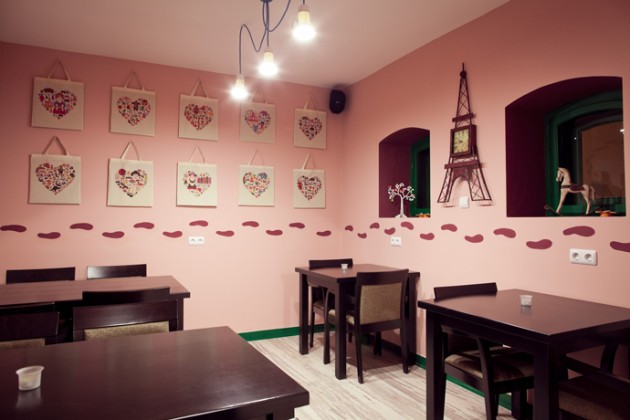 Entirely Handmade Bar Restaurant: Journey Pub in Bucharest