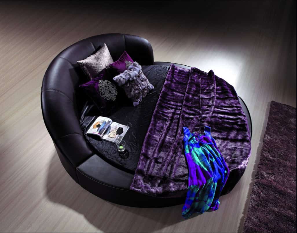 Round bed – This new and very popular innovation is for someone who thinks outside the box