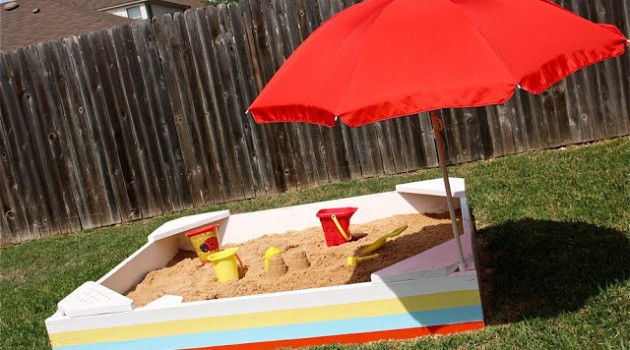Bring the Beach in Your Backyard – Amazing DIY Sandbox